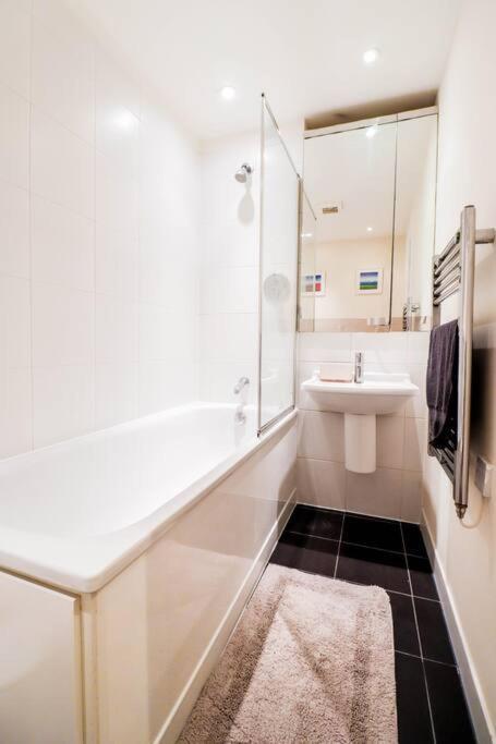 Premium Canary Wharf Flat - Long Stay Offer London Exterior photo